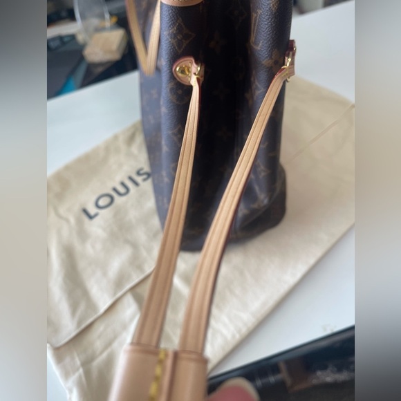 Never full MM monogram Tote Bag-Louis Vuitton. Comes with its box and dust bag. - Picture 8 of 10